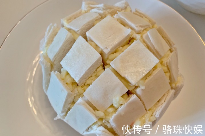 火腿肠|剩馒头秒变蛋糕,不用打发,又香又软,20分钟解决全家人的早餐