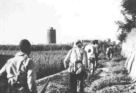 包围|为救乡亲,许世友损失4个连,战后宣布:此团牺牲一个班,补兵一千!