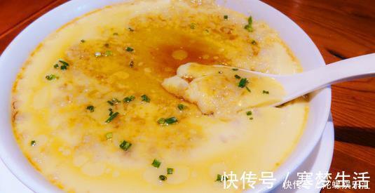 蒸蛋时,别直接上锅蒸!教你正确方法,鸡蛋嫩滑入味,好吃不腻!