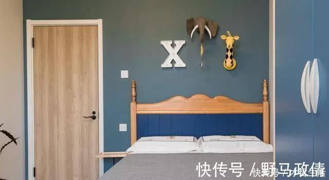 沙发墙|老公坚持装4米长电视柜,沙发墙“加厚”35公分完工都夸他机智