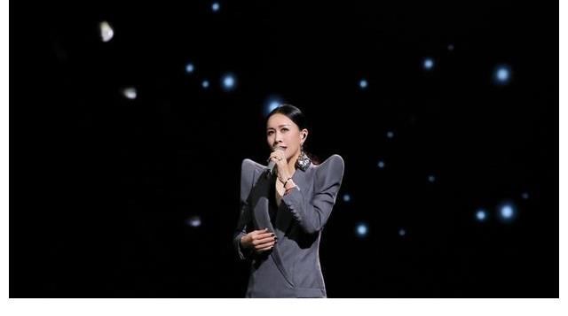 那英保持真我無畏前行 一路盛放光彩