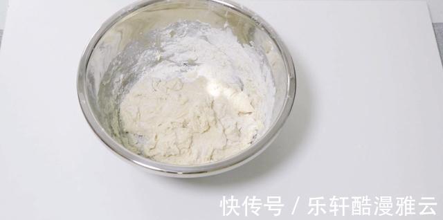 馒头|不醒发就能做的牛奶小馒头，奶香松软，一口一个停不下来