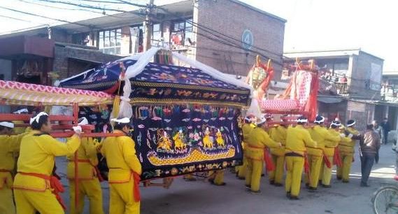  太重|棺材，出殡的时候为什么那么多人抬，并不是因为太重，原因很简单