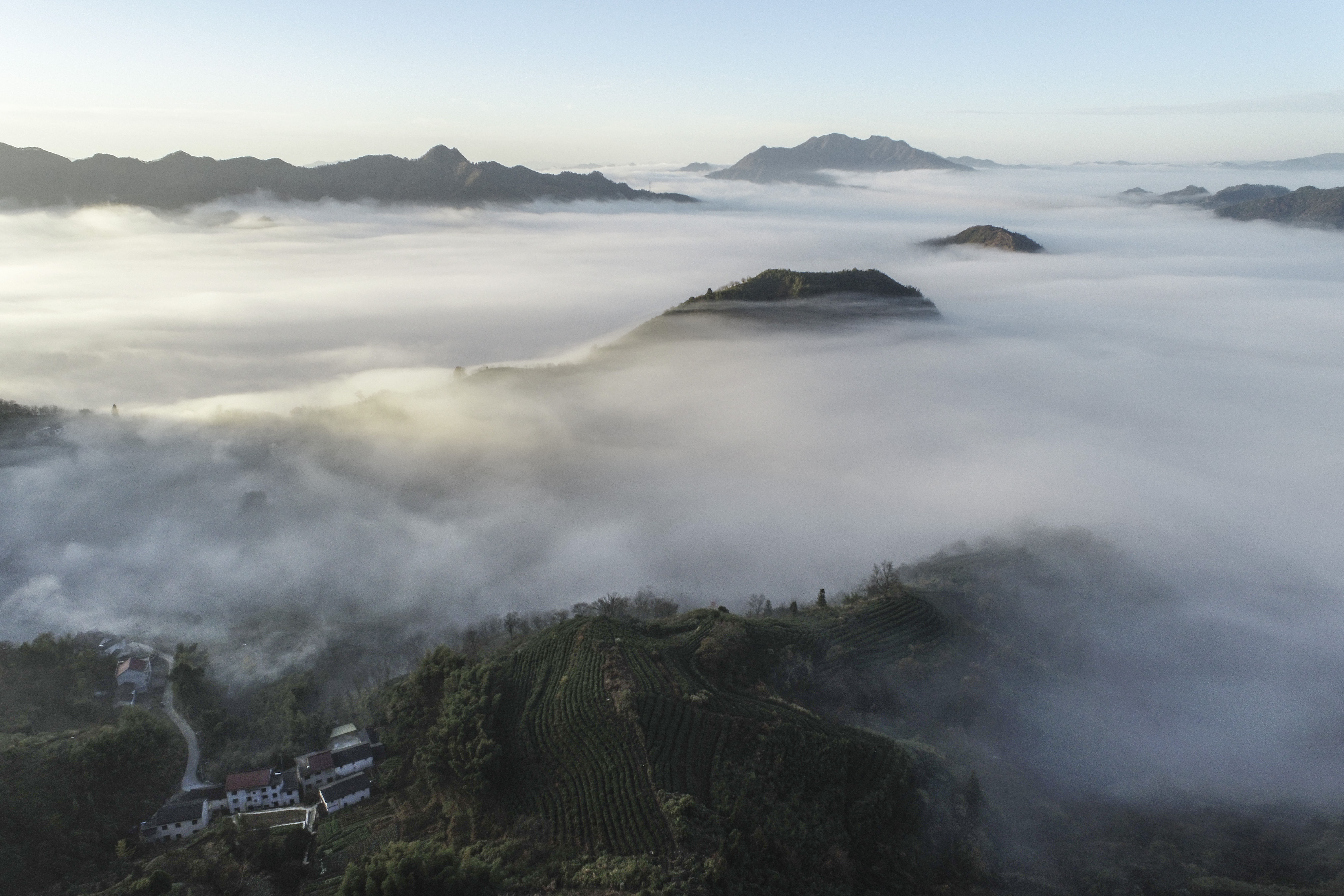 乡村|淳安：美丽乡村云雾缭绕