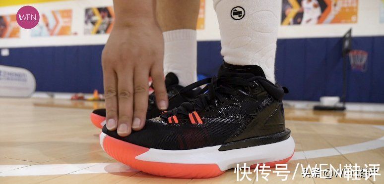 zion1 四百块不到的未来超巨签名鞋,好穿但不推荐的Zion1实战测评