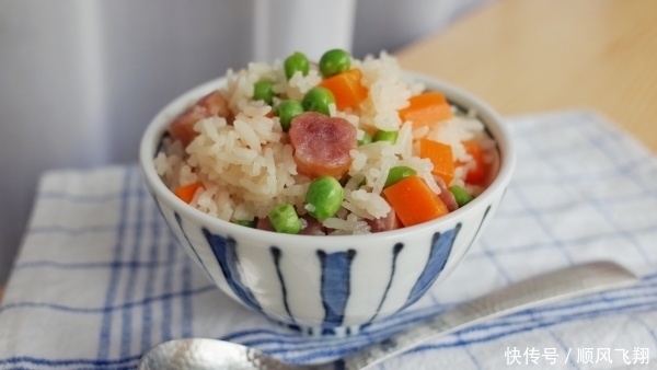 花式|电饭煲你还仅用来蒸白米饭吗?这样的花式米饭特别适合上班族!