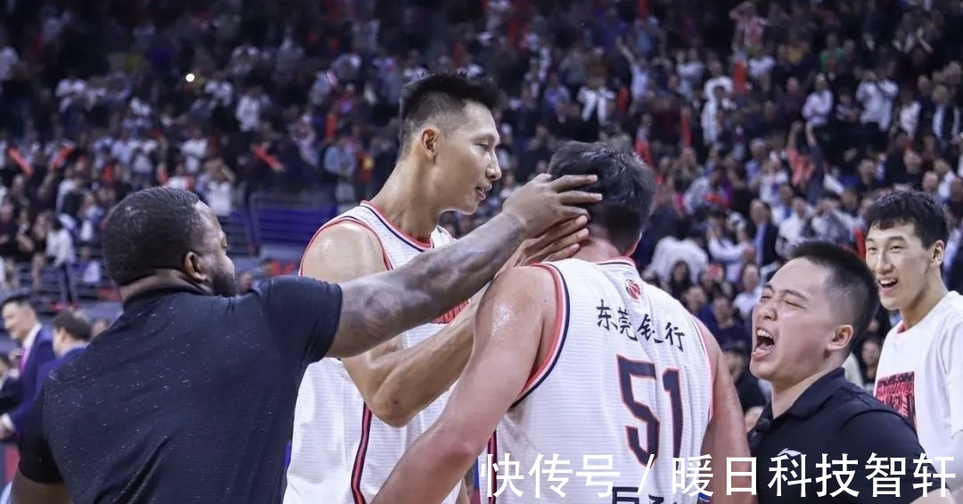 天津|因为老万,宏远全队在天津吃了一顿免费饺子