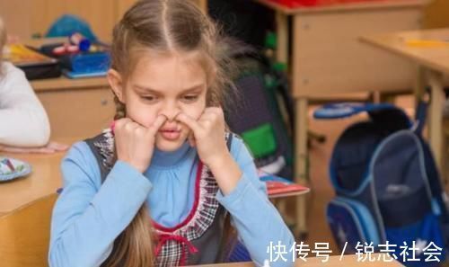 挖鼻孔|从小爱“挖鼻孔”的孩子,长大后会怎么样?父母快来看看