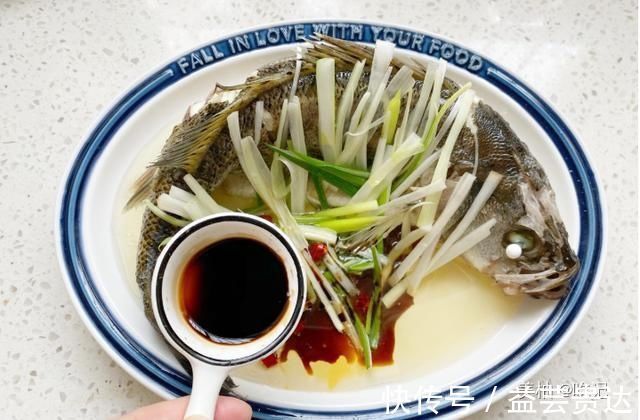 清蒸|年夜饭不能少了吃鱼，清蒸是对鱼的最大尊重，轻松学会