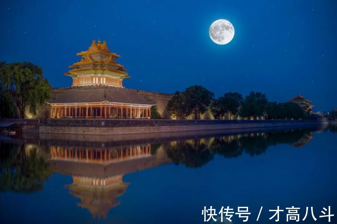 苏轼#风雅诗词:清风明月无人管,并作南楼一味凉!