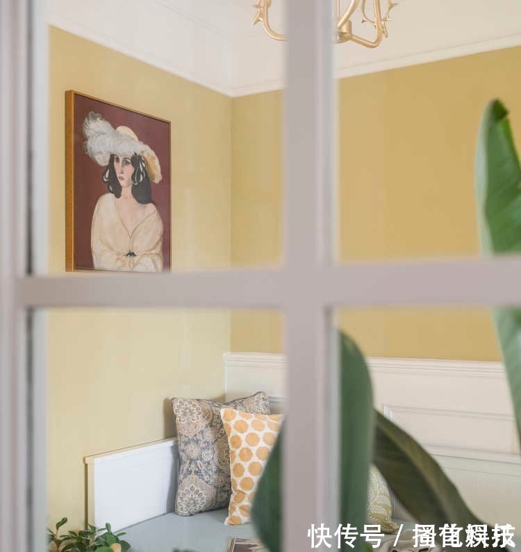 李雨晴|“独居老人”的蜗居,舒适不失趣味,专门设计的墙漆更是独一无二