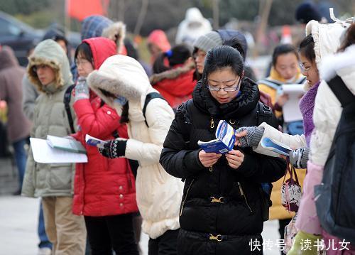 377万考生角逐考研：毕业生就业竞争的第二战场