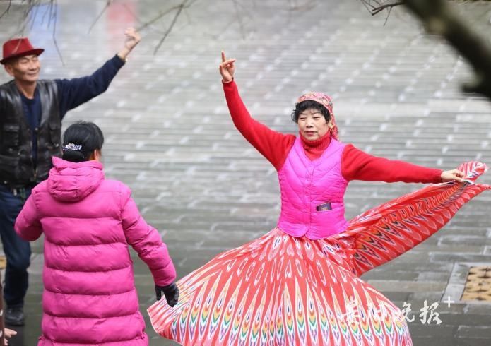  节气|大雪节气 黔灵山公园人气旺