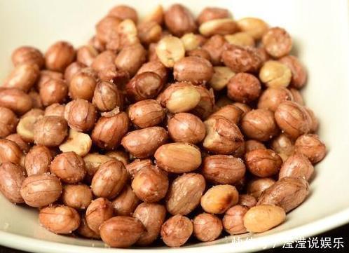 油炸|油炸花生米,直接下油锅就错了,教你正确做法,和饭店的一样香脆