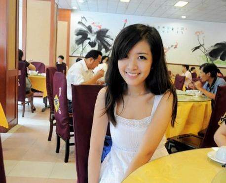 才女@“高端玩家”倪震，相貌平平却享尽艳福，他的“坏”不简单