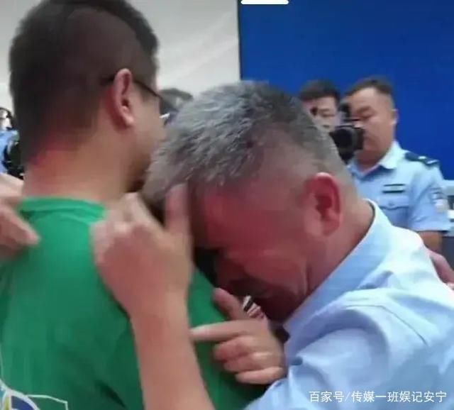 金庸|金庸《射雕》走进现实，郭新振被网友斥责认贼作父，他错在哪了