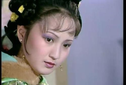 打骂|迎春被欺负,探春挺身而出,生母被丫头打骂,探春为啥劝她忍忍?