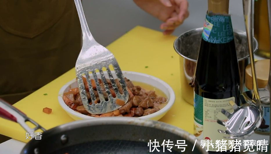 黄晓明|中餐厅每人一道拿手菜 都夸对方做的好吃 她的菜却剩了一大半!