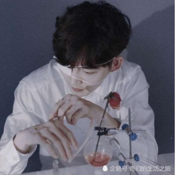 初中|初中就“戴眼镜”的学生,八成是这3类人,被说中可别哭哟