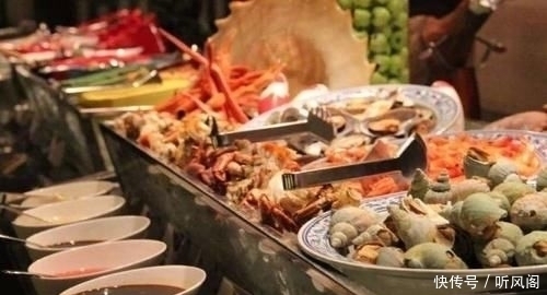 餐品|吃自助餐,这4种餐品从来不拿的,老板狂吐槽这人绝对是个内行