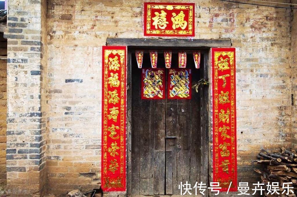 下联&上联“坐红楼,读水浒,说三国,梦西游”,网友的下联堪称经典