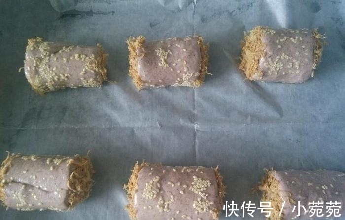 玉米油|做了7年面包,第一次做“黑面包”,女儿一口气吃了两个,真好吃
