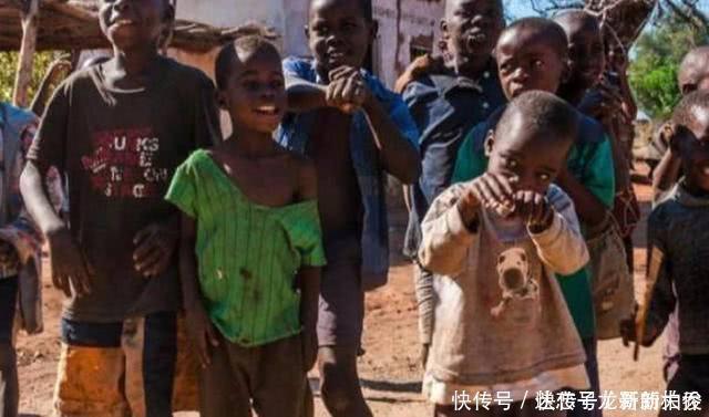 非洲人|非洲人的牙齿为什么那么白?看完他们的刷牙方式,佩服!