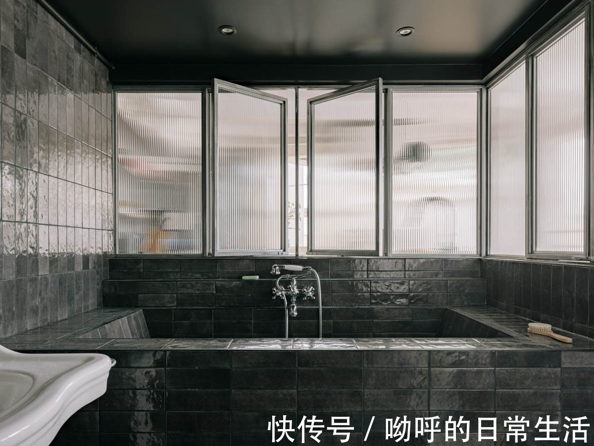 奥佩拉加尼尔|设计师翻新艺术家公寓