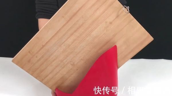 空洗衣液|洗衣液空瓶扔掉等于在扔钱切几刀放在厨房,全家人都要抢着用