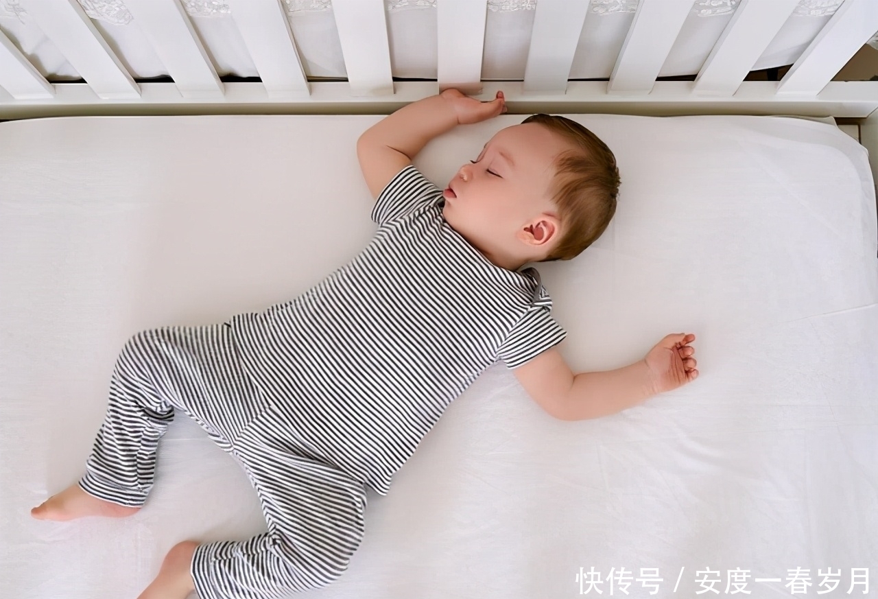 孩子|孩子智力发育,看睡姿就知道?专家:这种睡姿宝宝最聪明