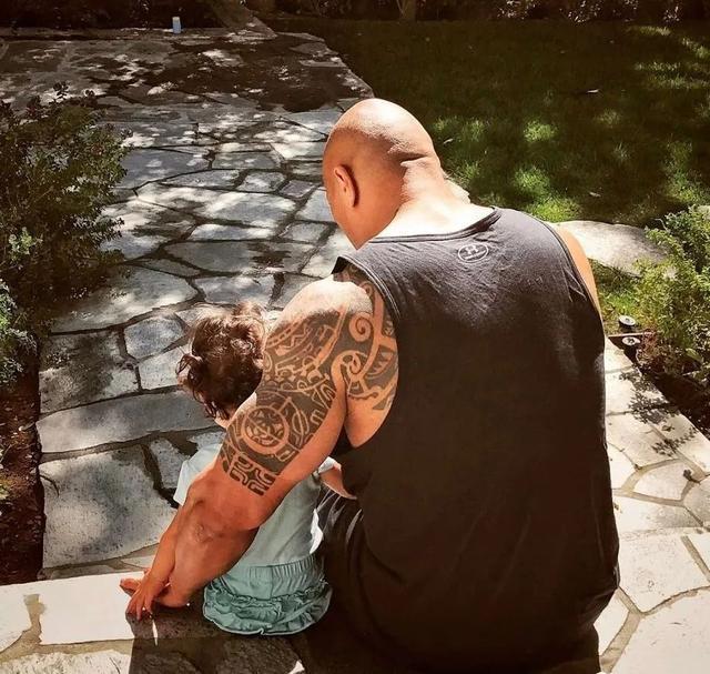 父亲|“转账爸爸”火了,老父亲能有多宠女儿聊天记录让网友酸掉大牙