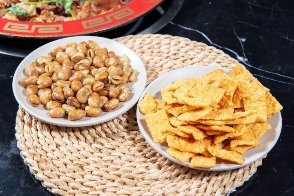  火锅|人均居然30+！红桥这家肥肠鸡火锅，吃出“黑科技”！吃到扶墙出~