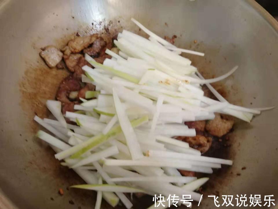 面条要那样做,怎样吃都不腻,做法介绍详细,一次一大碗不够吃