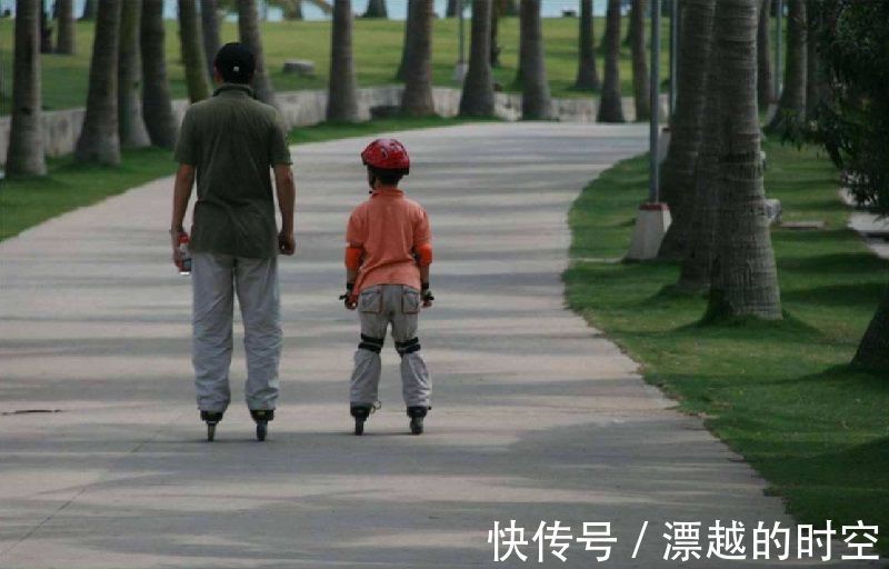 写作业|父母在这5个方面放手,孩子以后会更有出息,有多少家长做到了