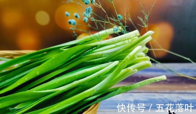 秋韭菜再鲜，包饺子也要记准4买4不买，买错不香，别不当回事！