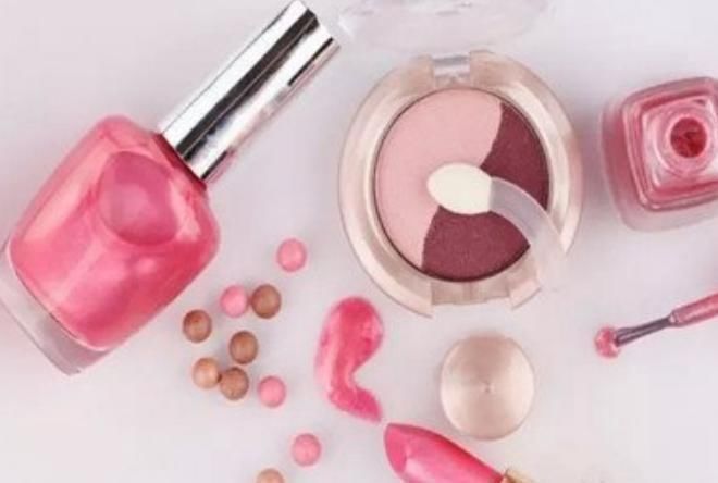 宝宝|4岁宝宝将502胶滴入眼睛，奶奶做法被妈妈怒斥，却让医生称赞