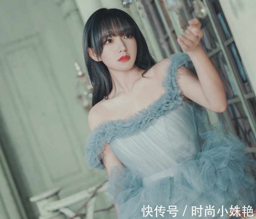 程潇一组婚纱照片曝光，蓝灰发色搭配蓝色婚纱，在逃公主本人吧