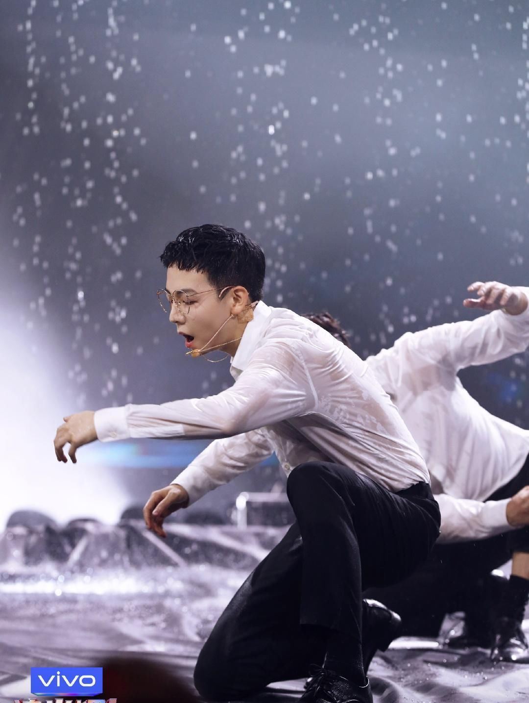 “追光吧哥哥”更新，陈志朋再次带来惊喜，刘维舞台太燃！