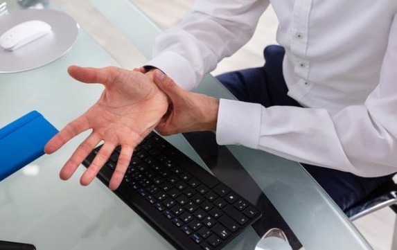 中老年人|想要活到九十九,那就经常搓搓手,老中医免费”普及“小知识