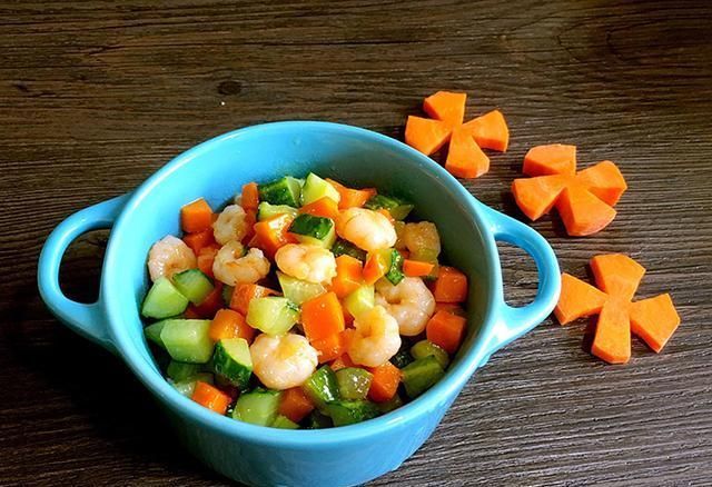 摄入量|婆婆质问宝妈：为什么不给宝宝吃盐？妈妈回怼：孩子还不满一岁