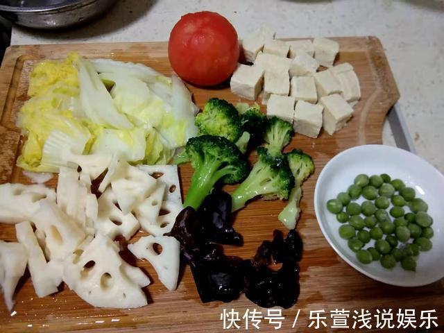 豌豆|家常大炖菜五：八种食物巧妙相聚一锅，看似复杂却简单如一