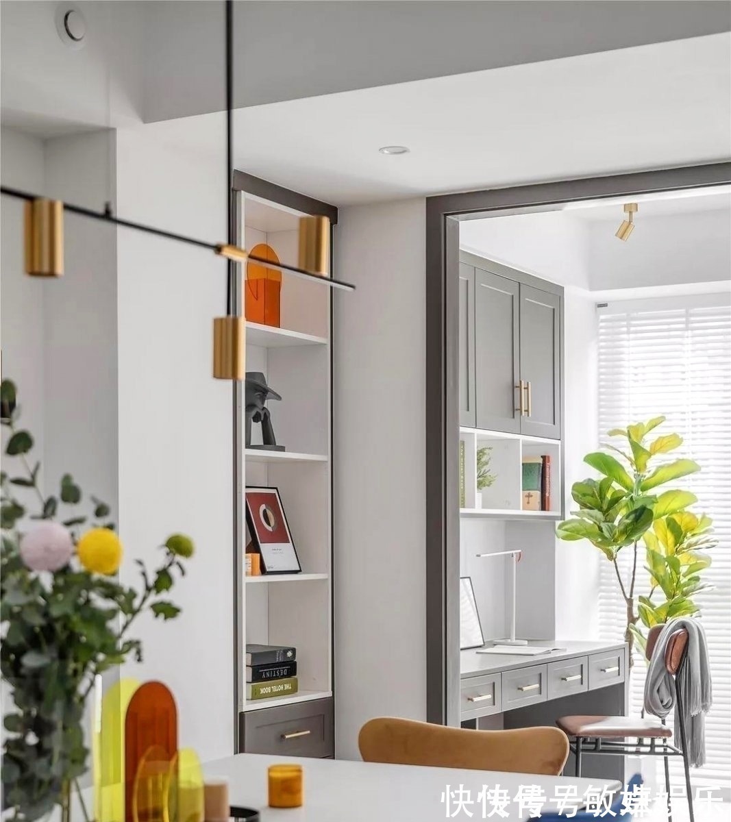 玄关|她家48㎡,拥有三间卧室,超大餐厅,书房客厅合二为一,太聪明了