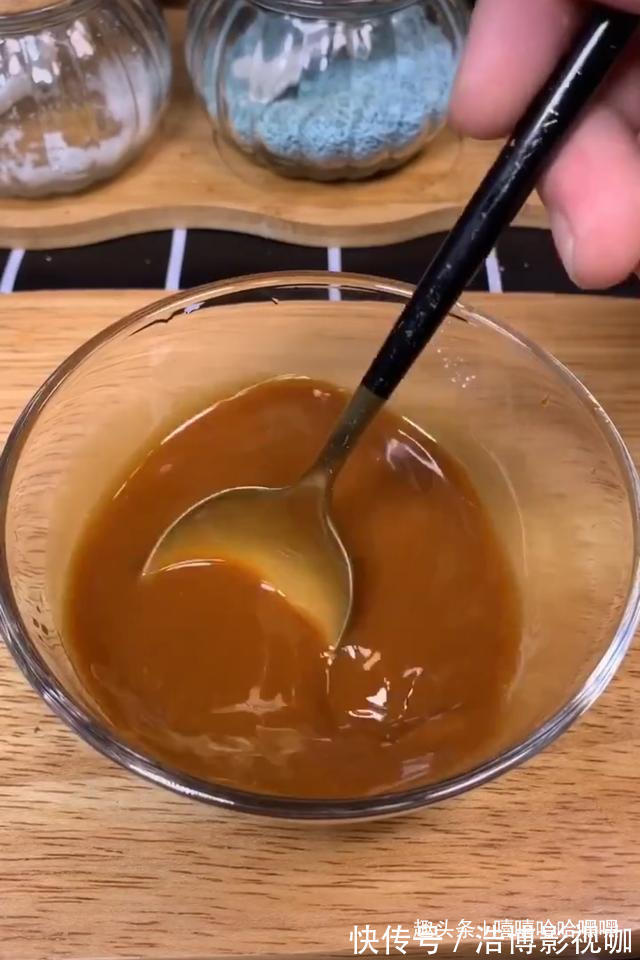 豆腐家常做法之萝卜青椒烩豆腐,色泽艳丽,营养开胃!