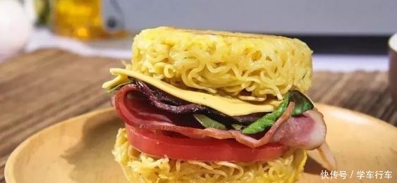 同样是吃方便面,大学生及格,初中生优秀,小学生却拿了个满分