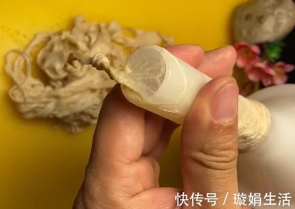 自制香肠，选料精良、干净，吃起来放心，今天分享一道蒜香红肠