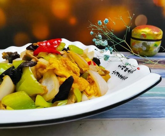 小炒|餐桌上的天然杀菌菜，1斤不到1块，入秋要多做给家人吃