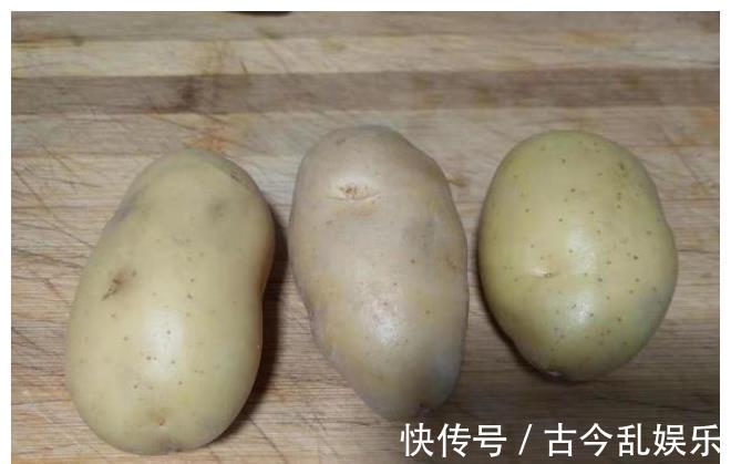制作过程|咸香绵软蒸土豆丝，很多人都做不好，原来一开始方法就错了