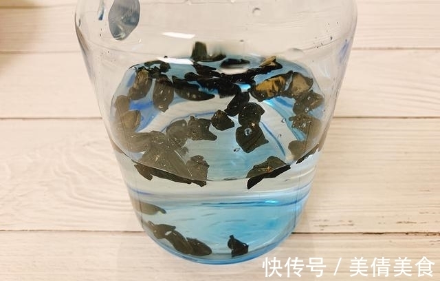 泡木耳|泡木耳10个人9个错，大厨教你一招，5分钟泡发，又脆又干净