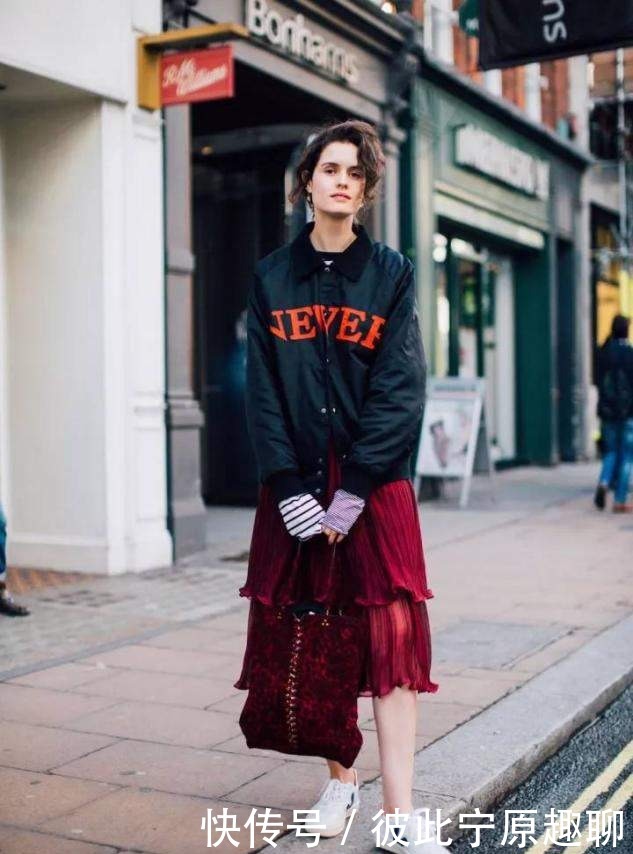 长度|最近火了一种穿法,叫“及臀羽绒服+裙子”,保暖显瘦,照穿准美