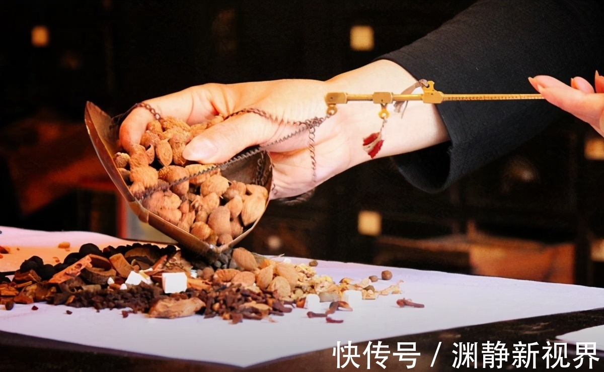 营养物质|女性气血不足,不妨多吃“两红”,少吃“两黄”,补血益气更年轻